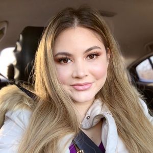 Meet your Posher, Iris